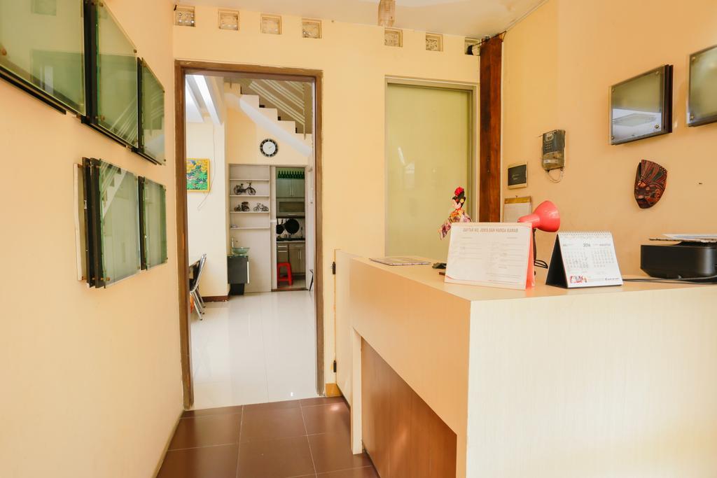 Reddoorz Plus @ Candrawulan Buahbatu Bandung Bagian luar foto
