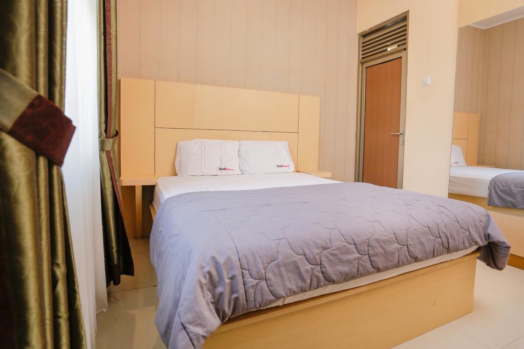 Reddoorz Plus @ Candrawulan Buahbatu Bandung Bagian luar foto