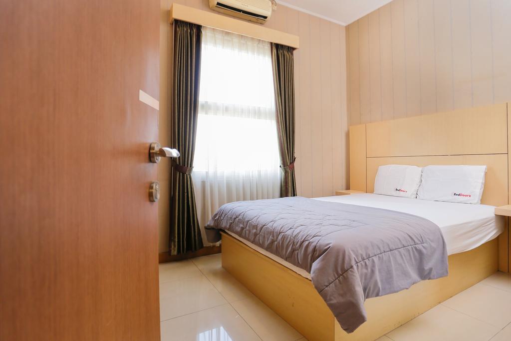 Reddoorz Plus @ Candrawulan Buahbatu Bandung Bagian luar foto