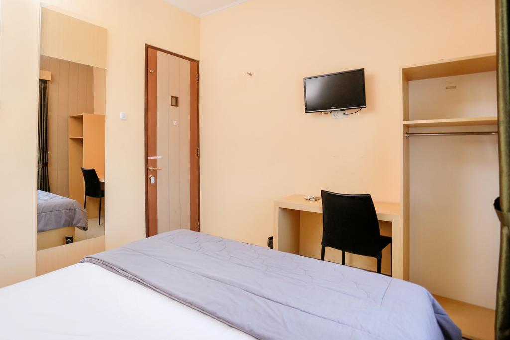 Reddoorz Plus @ Candrawulan Buahbatu Bandung Bagian luar foto