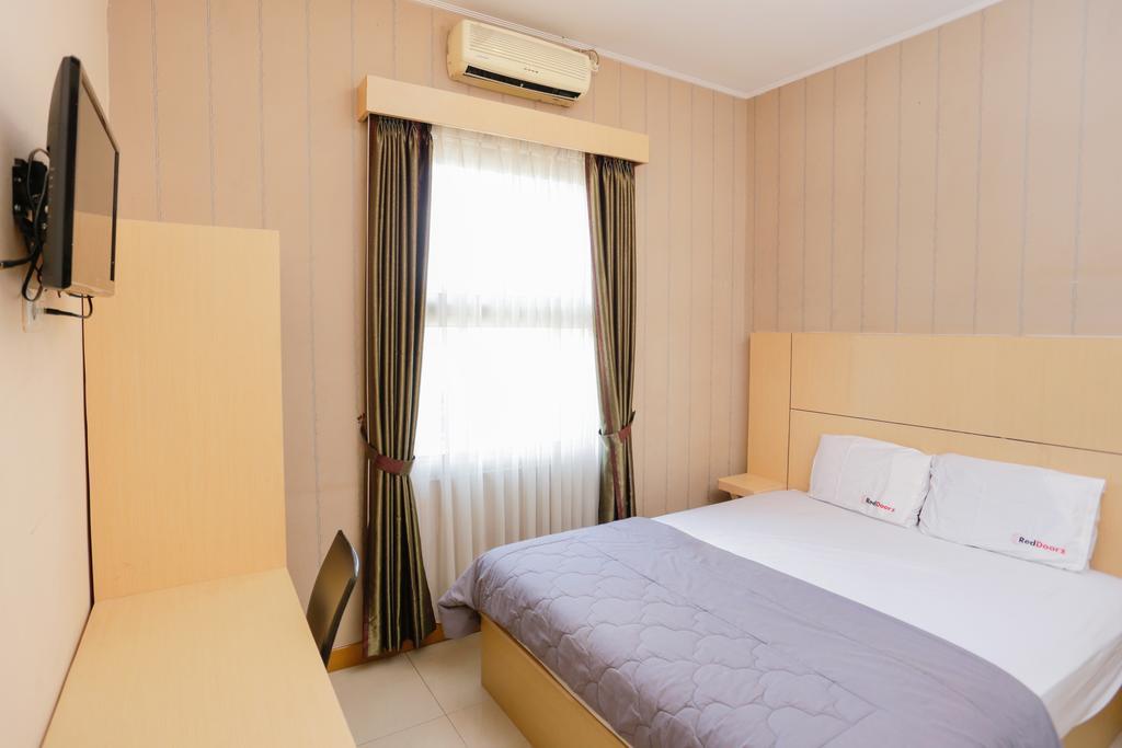 Reddoorz Plus @ Candrawulan Buahbatu Bandung Bagian luar foto